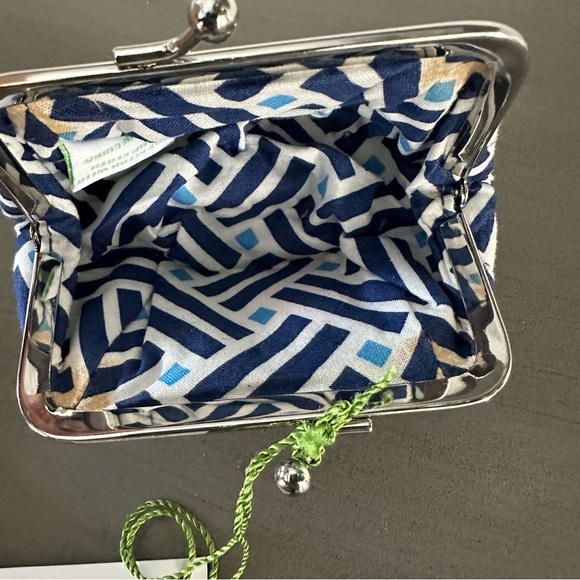Vera Bradley Kiss Lock Petite Pouch Coin Purse NWT Summer Cottage - Picture 3 of 5